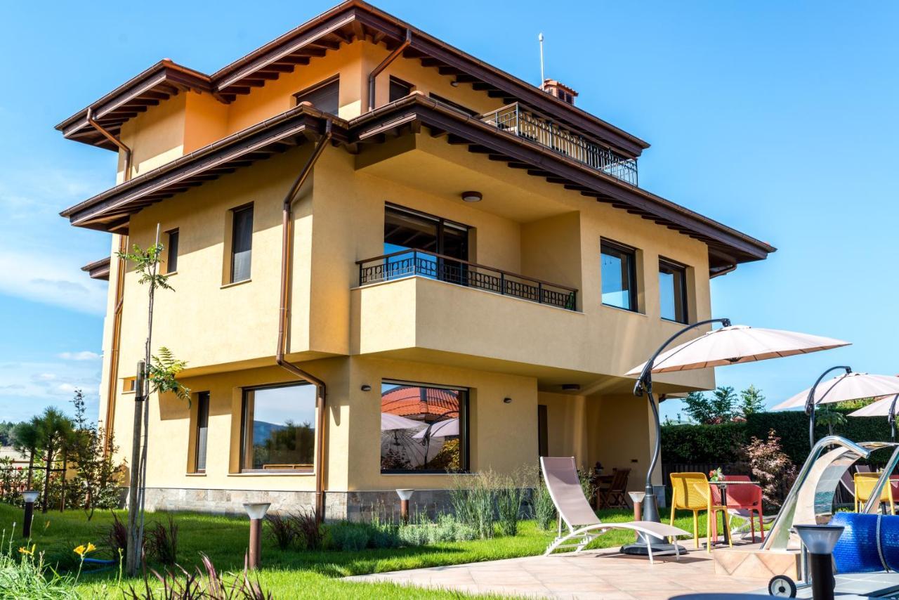 Villa Em Lozenec Exteriér fotografie