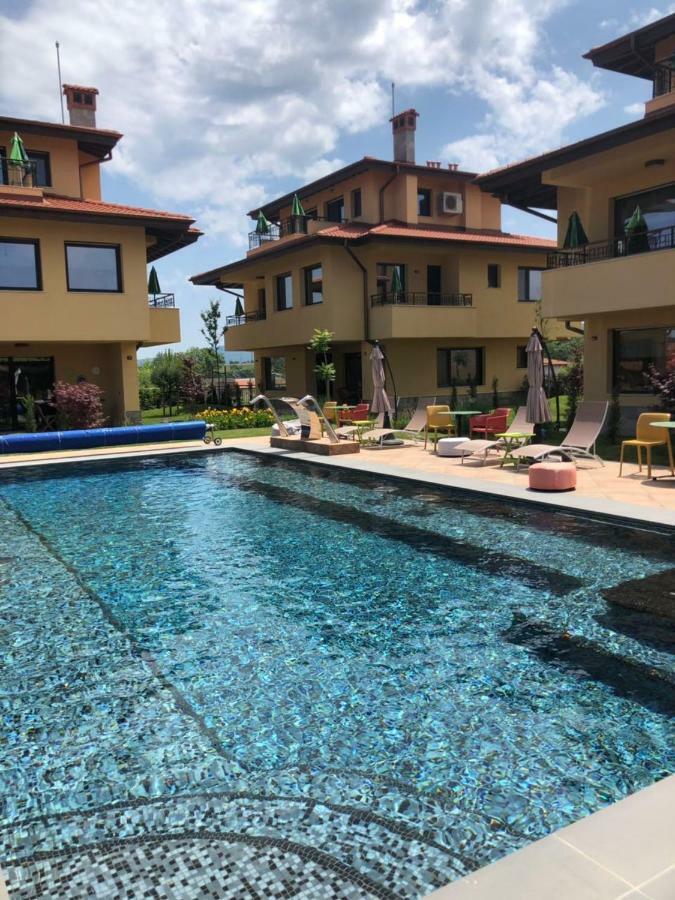 Villa Em Lozenec Exteriér fotografie